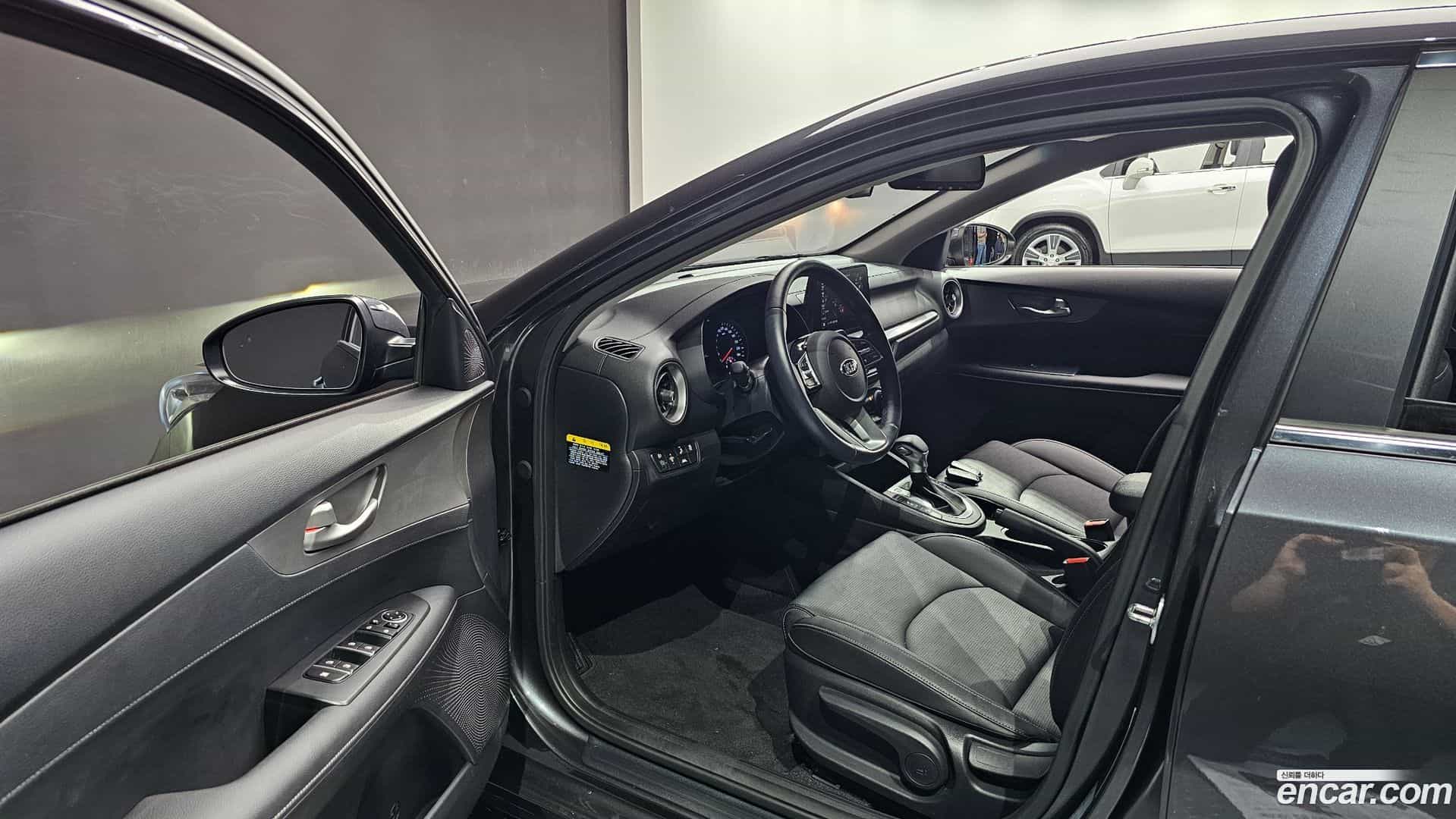 K3 Kia 2019.0-INNER-010