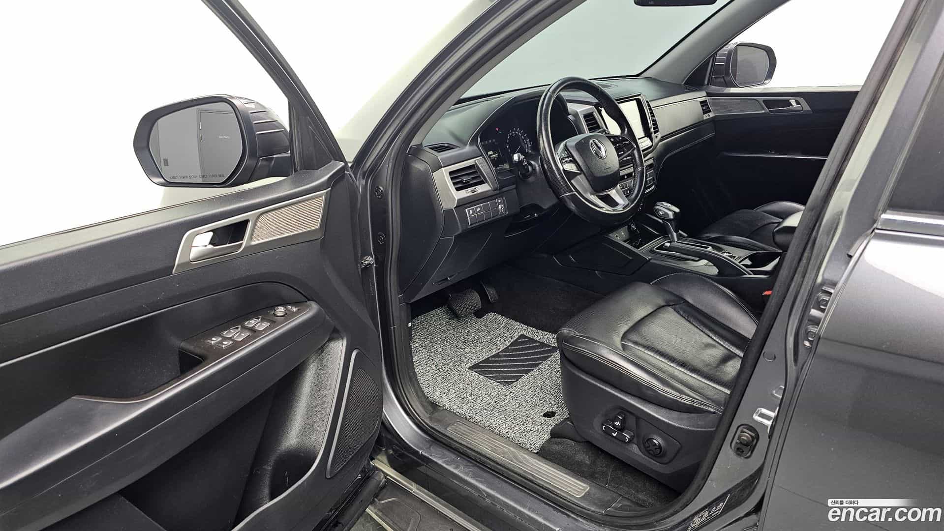 Rexton KG Mobility 2019.2-INNER-010