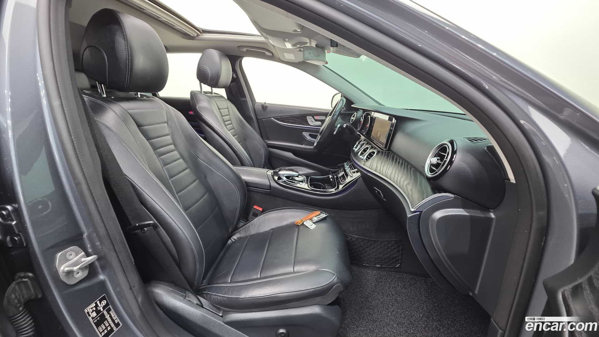 E-Class Mercedes-Benz 2018.0-INNER-010