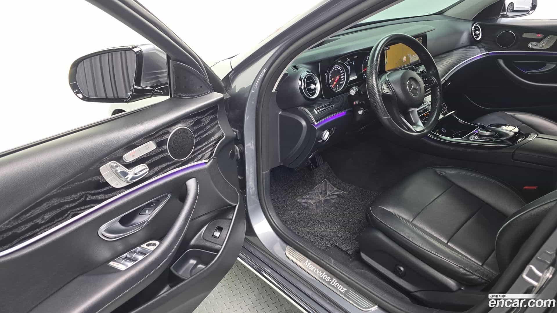 E-Class Mercedes-Benz 2018.0-OPTION-017