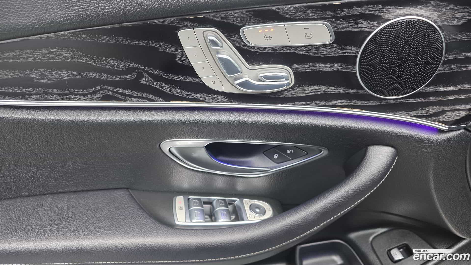 E-Class Mercedes-Benz 2018.0-OPTION-018