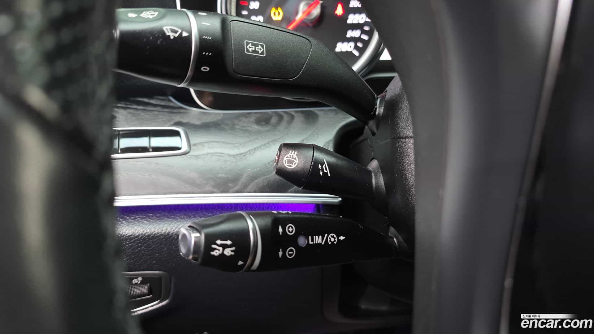 E-Class Mercedes-Benz 2018.0-OPTION-020