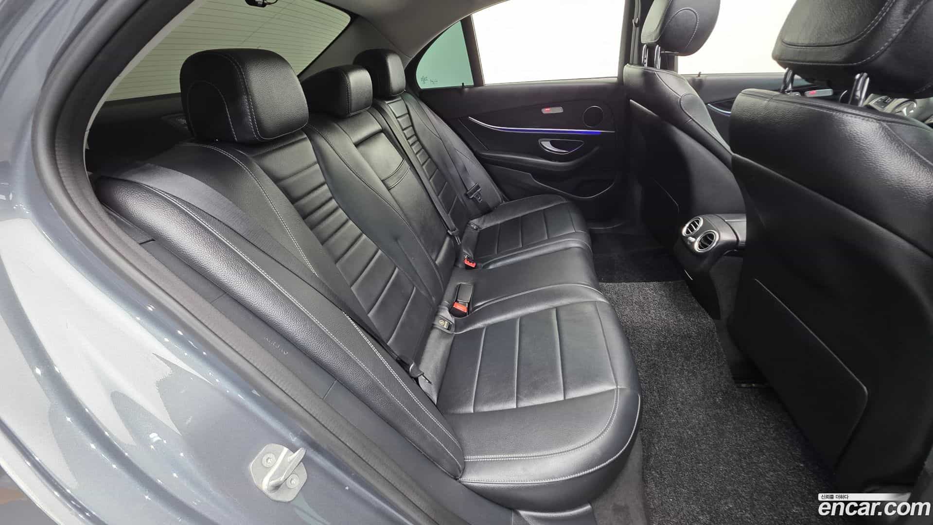 E-Class Mercedes-Benz 2018.0-OPTION-043