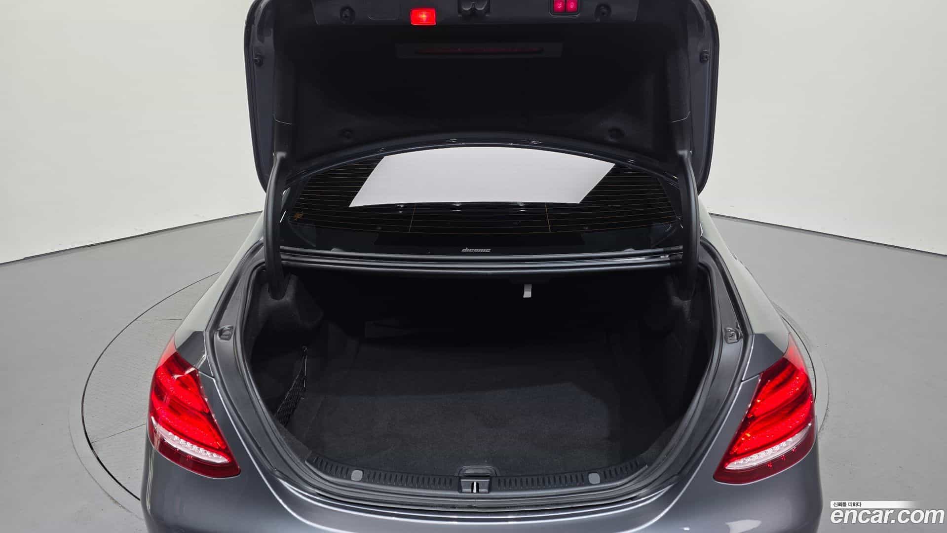 E-Class Mercedes-Benz 2018.0-OPTION-044