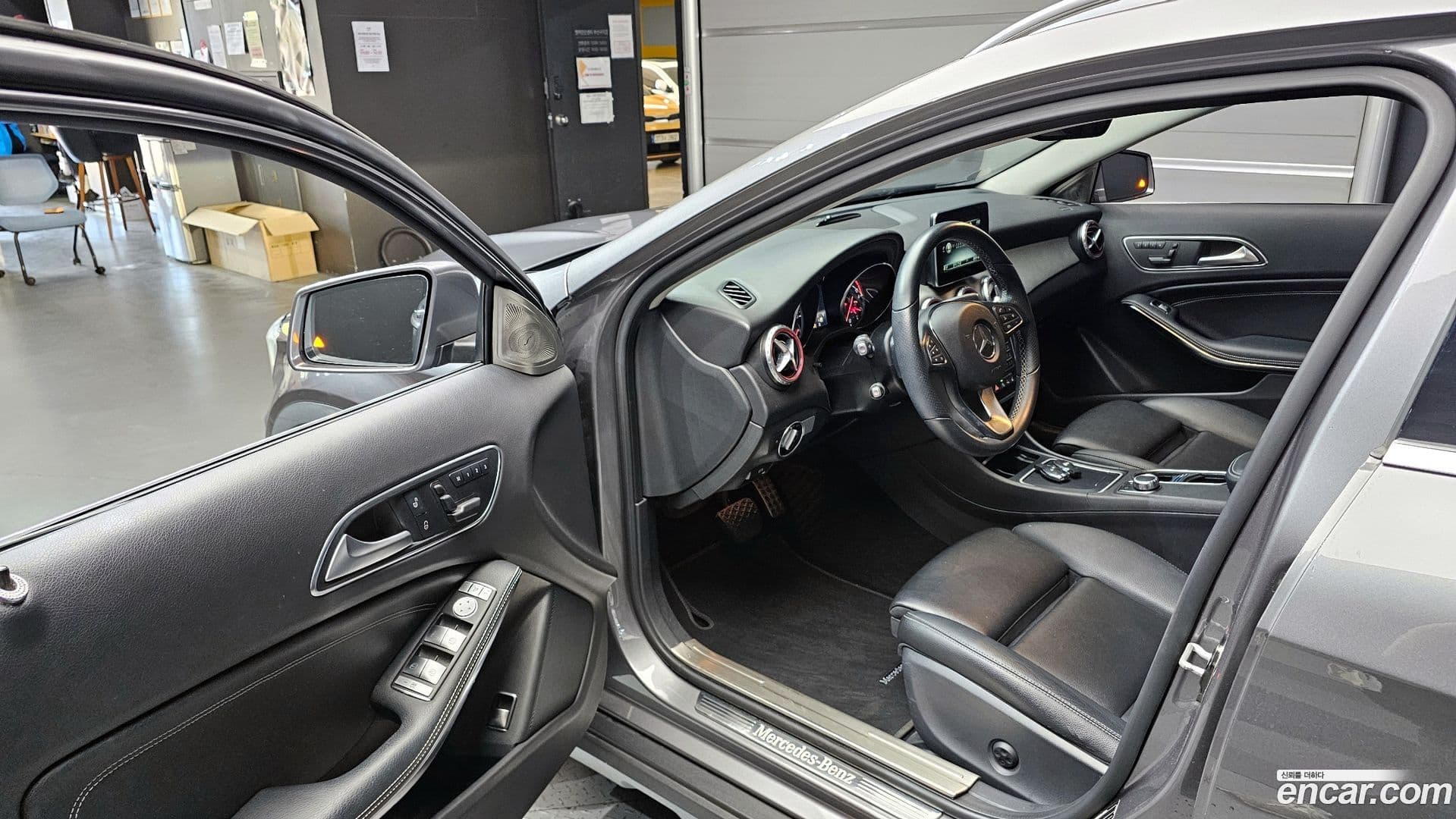 Main__Slider__Photo:GLA-Class Mercedes-Benz 2017.4-9