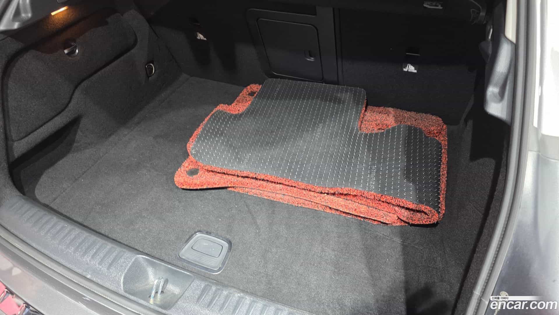 GLA-Class Mercedes-Benz 2017.4-OPTION-043