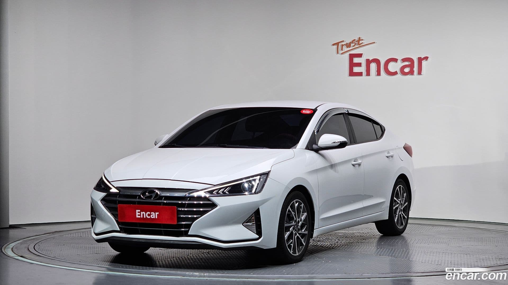 Main__Slider__Photo:AVANTE Hyundai 2019.9-0