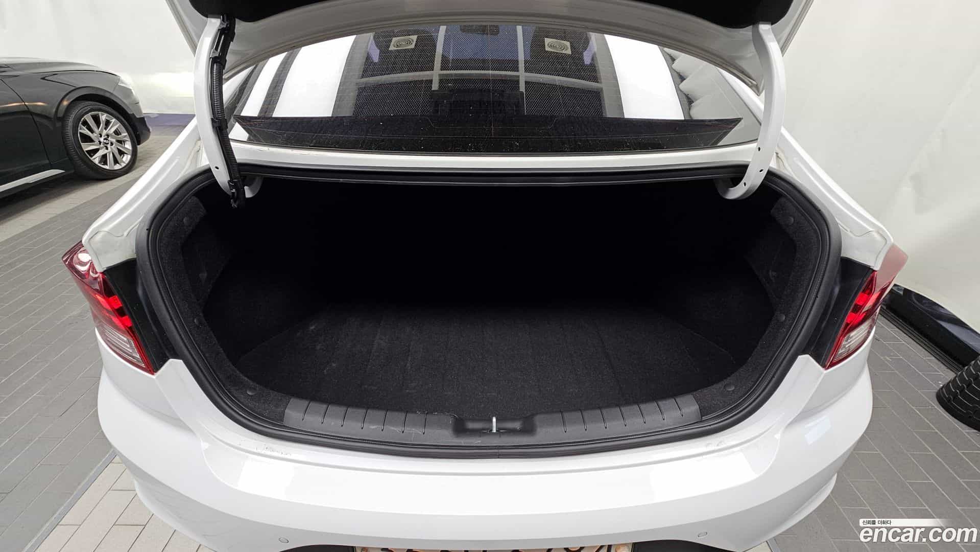 AVANTE Hyundai 2019.9-OPTION-024