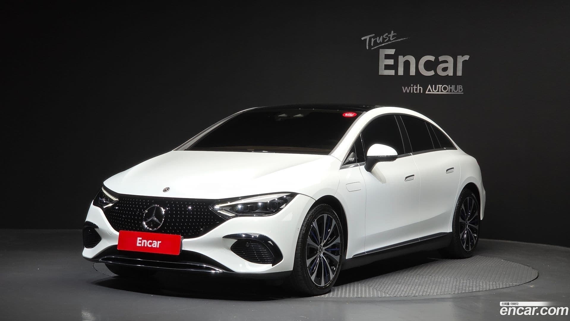 Main__Slider__Photo:EQE Mercedes-Benz 2023.11-0