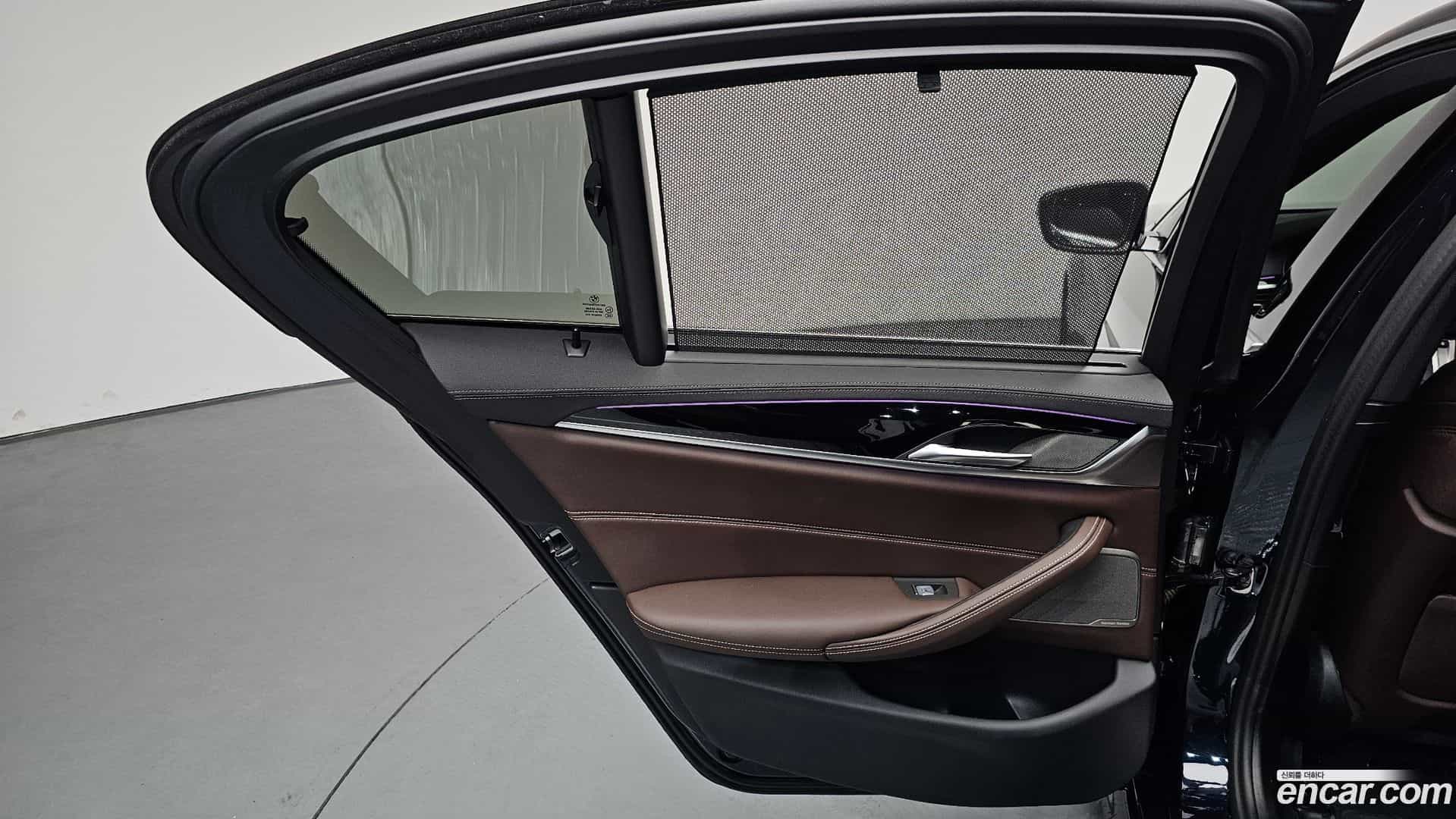 5-Series BMW 2023.4-INNER-035