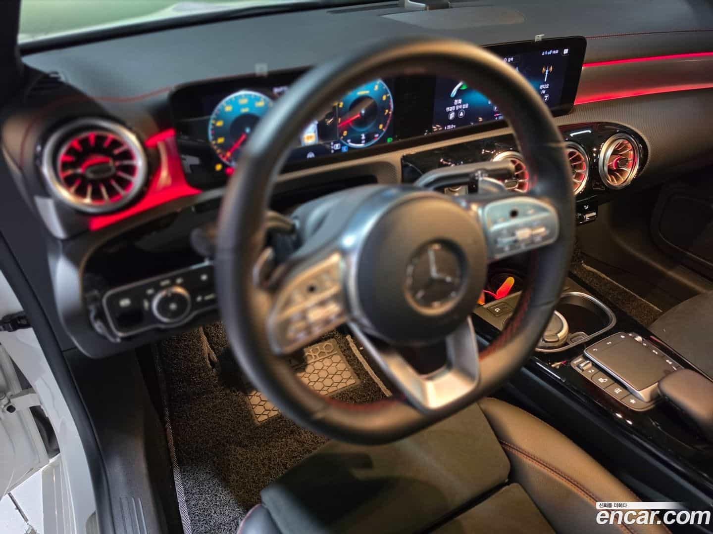CLA-Class Mercedes-Benz 2021.11-INNER-009