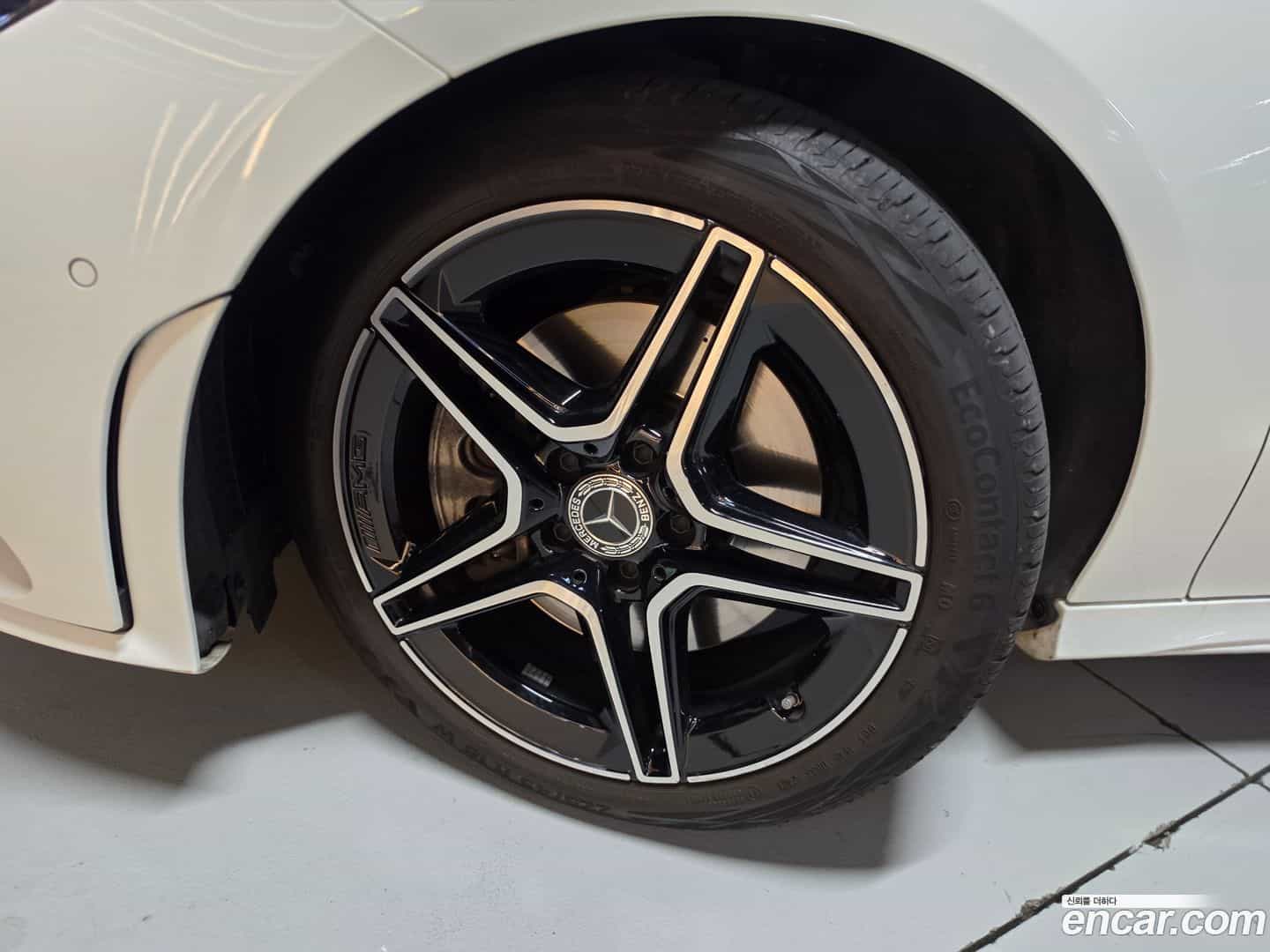 CLA-Class Mercedes-Benz 2021.11-OPTION-023