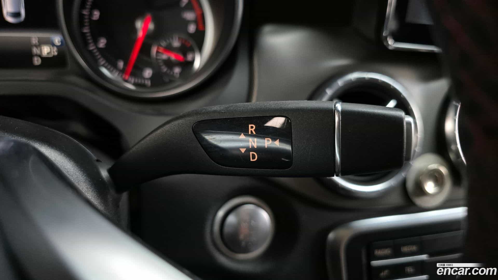 CLA-Class Mercedes-Benz 2017.9-INNER-009