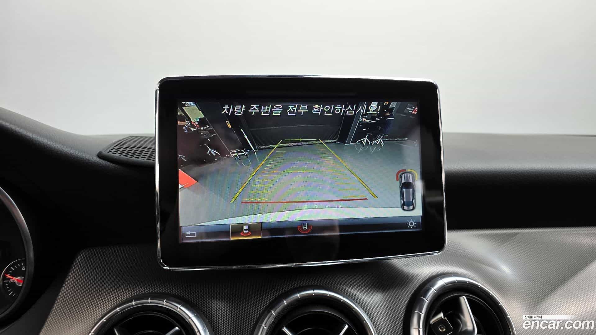 CLA-Class Mercedes-Benz 2017.9-OPTION-017