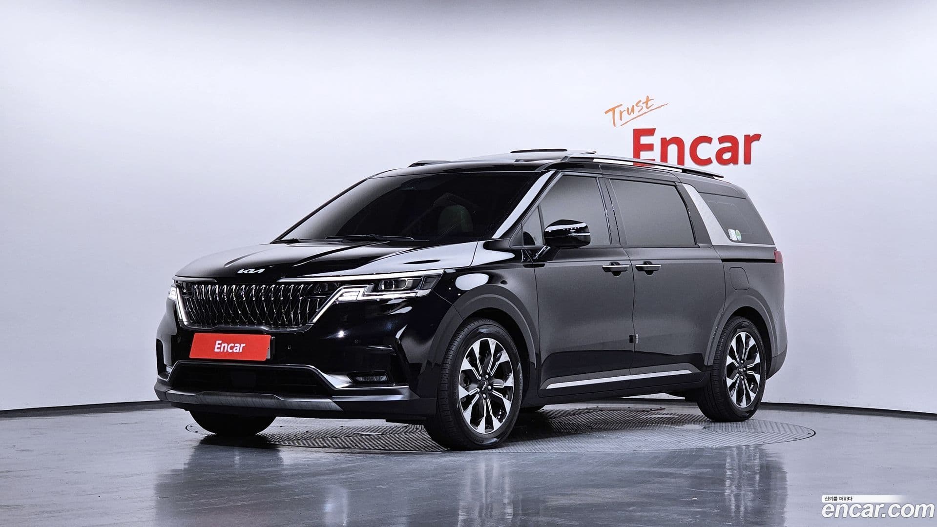 Main__Slider__Photo:Canival Kia 2022.9-0