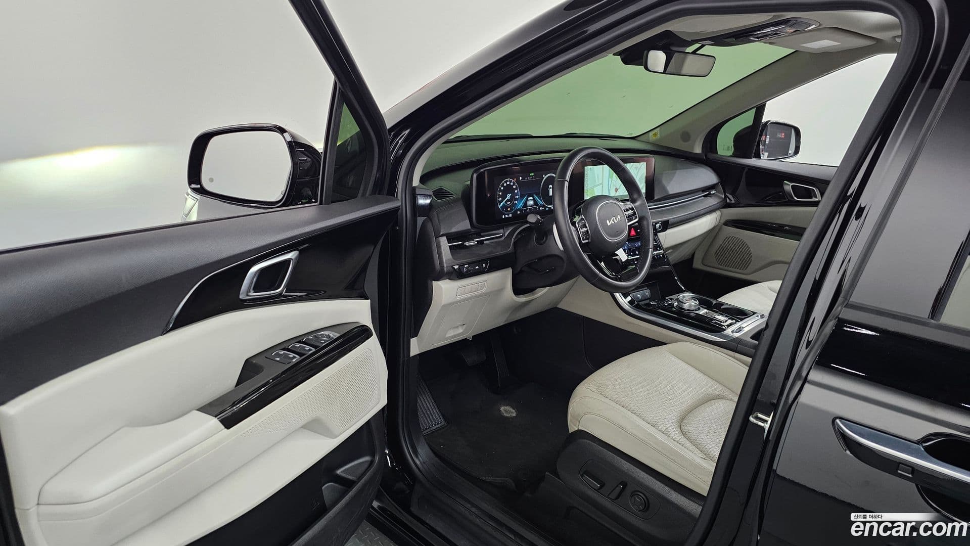 Main__Slider__Photo:Canival Kia 2022.9-9