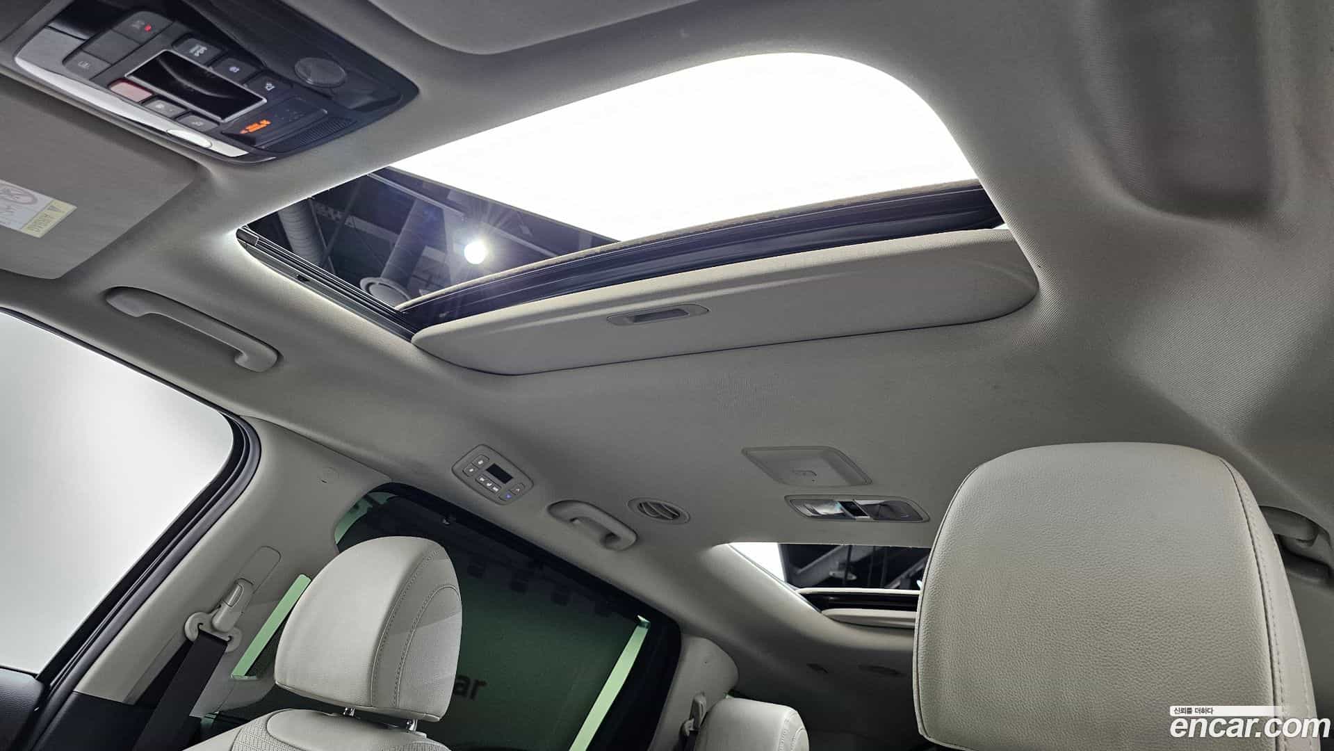 Canival Kia 2022.9-OPTION-024