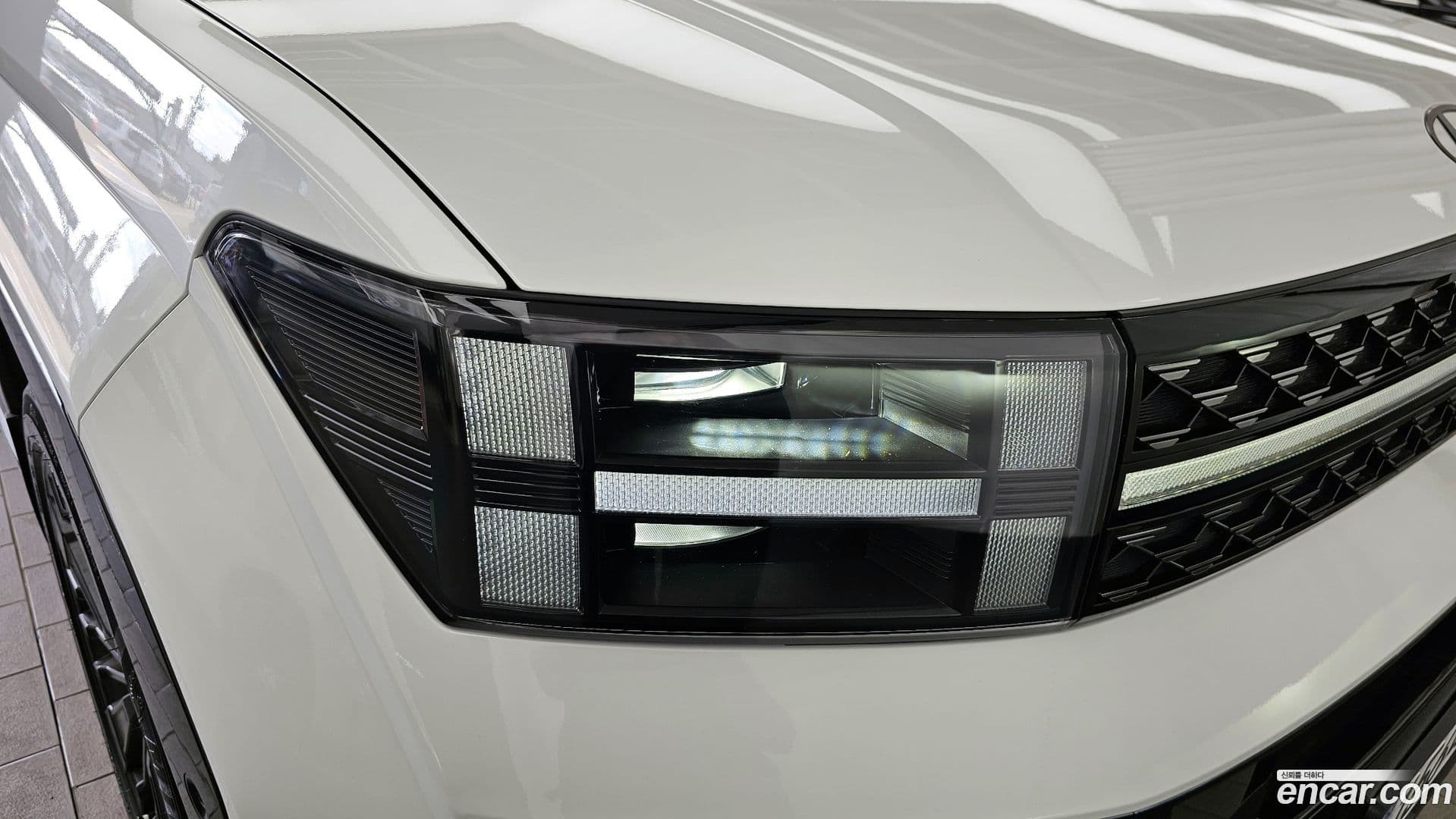 Main__Slider__Photo:Santafe Hyundai 2024.11-21
