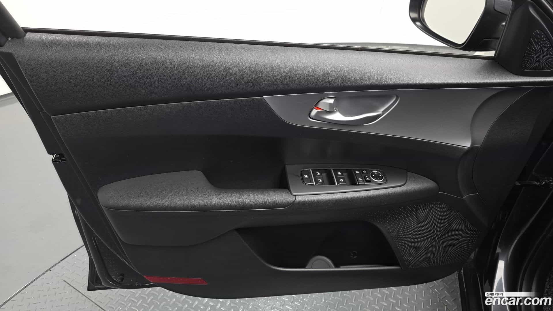 K3 Kia 2022.0-INNER-034