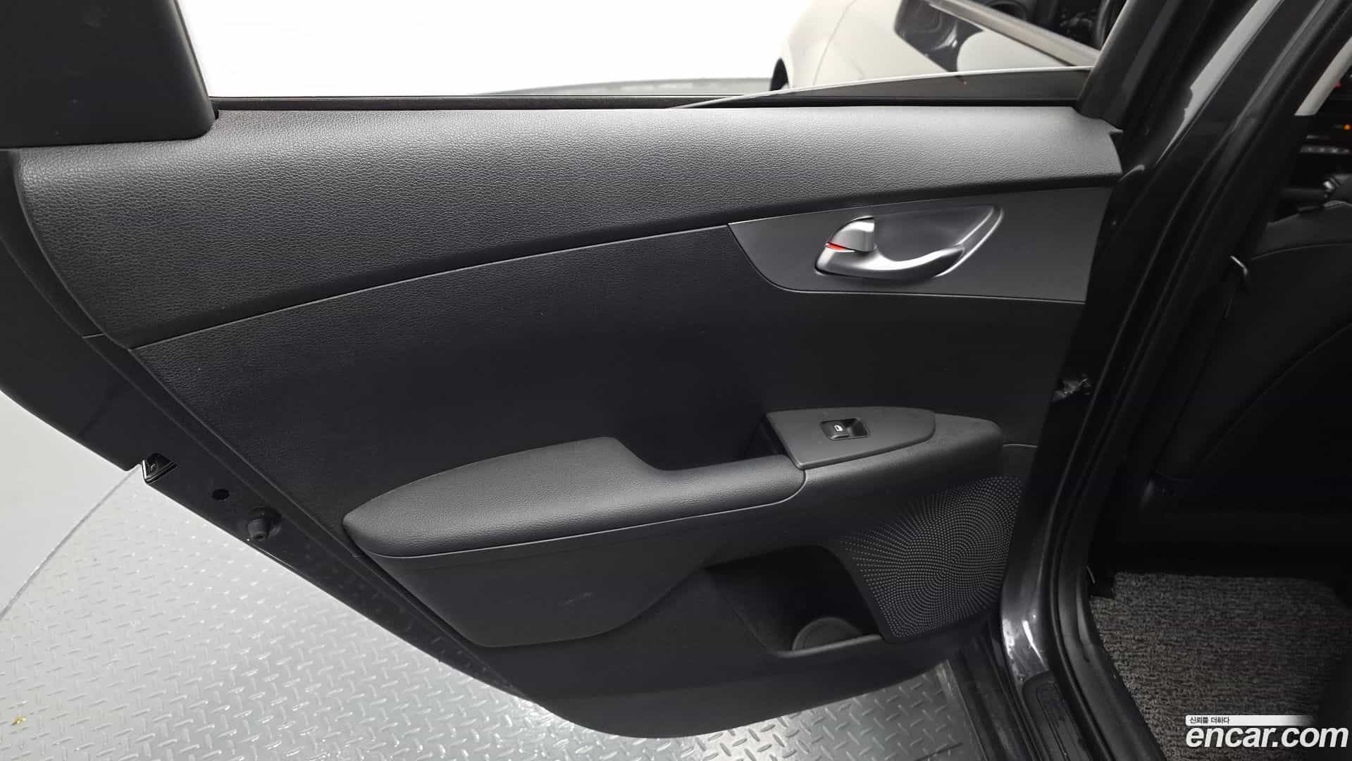 K3 Kia 2022.0-INNER-035