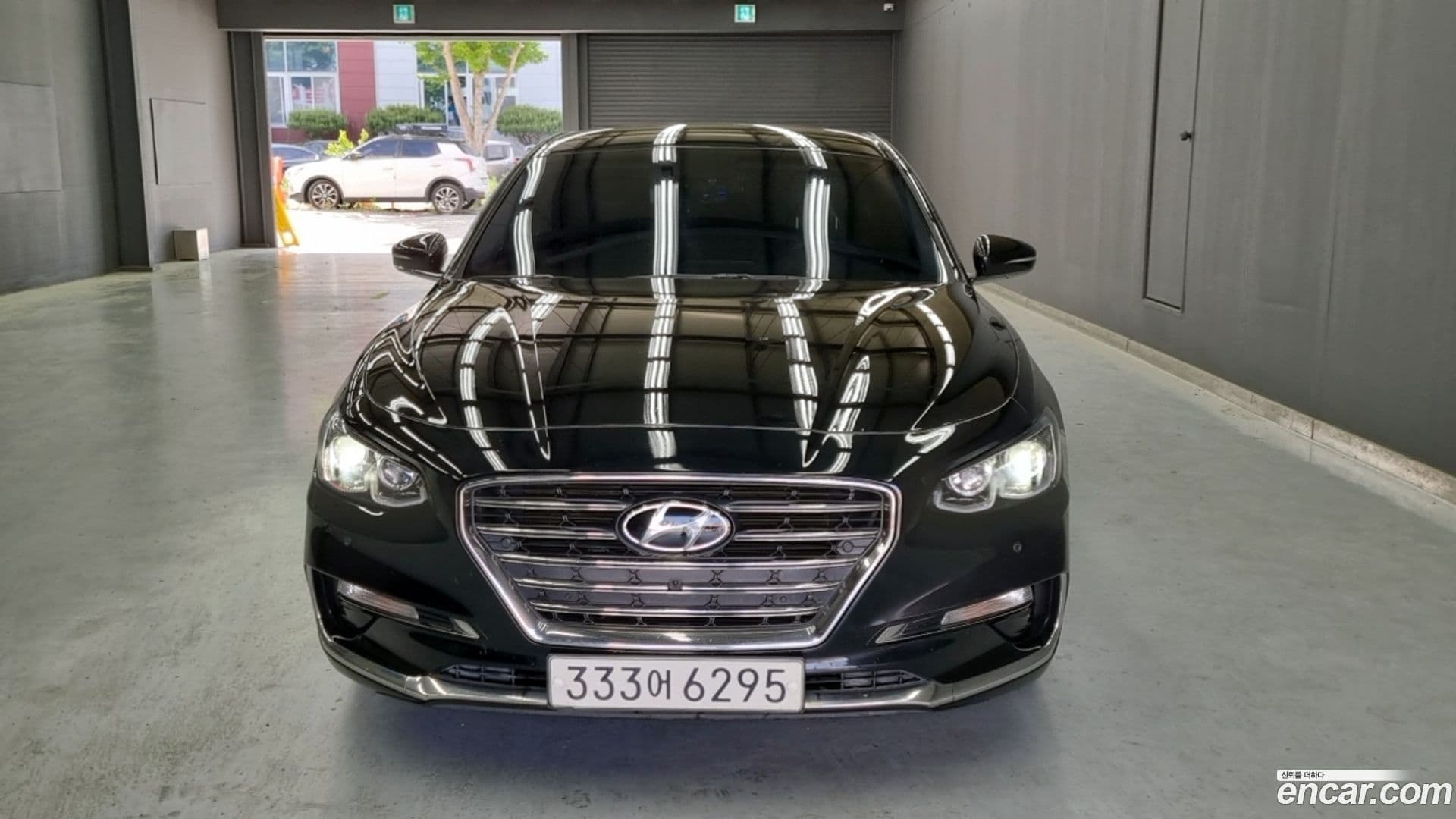 Main__Slider__Photo:Grandeur Hyundai 2017.7-0