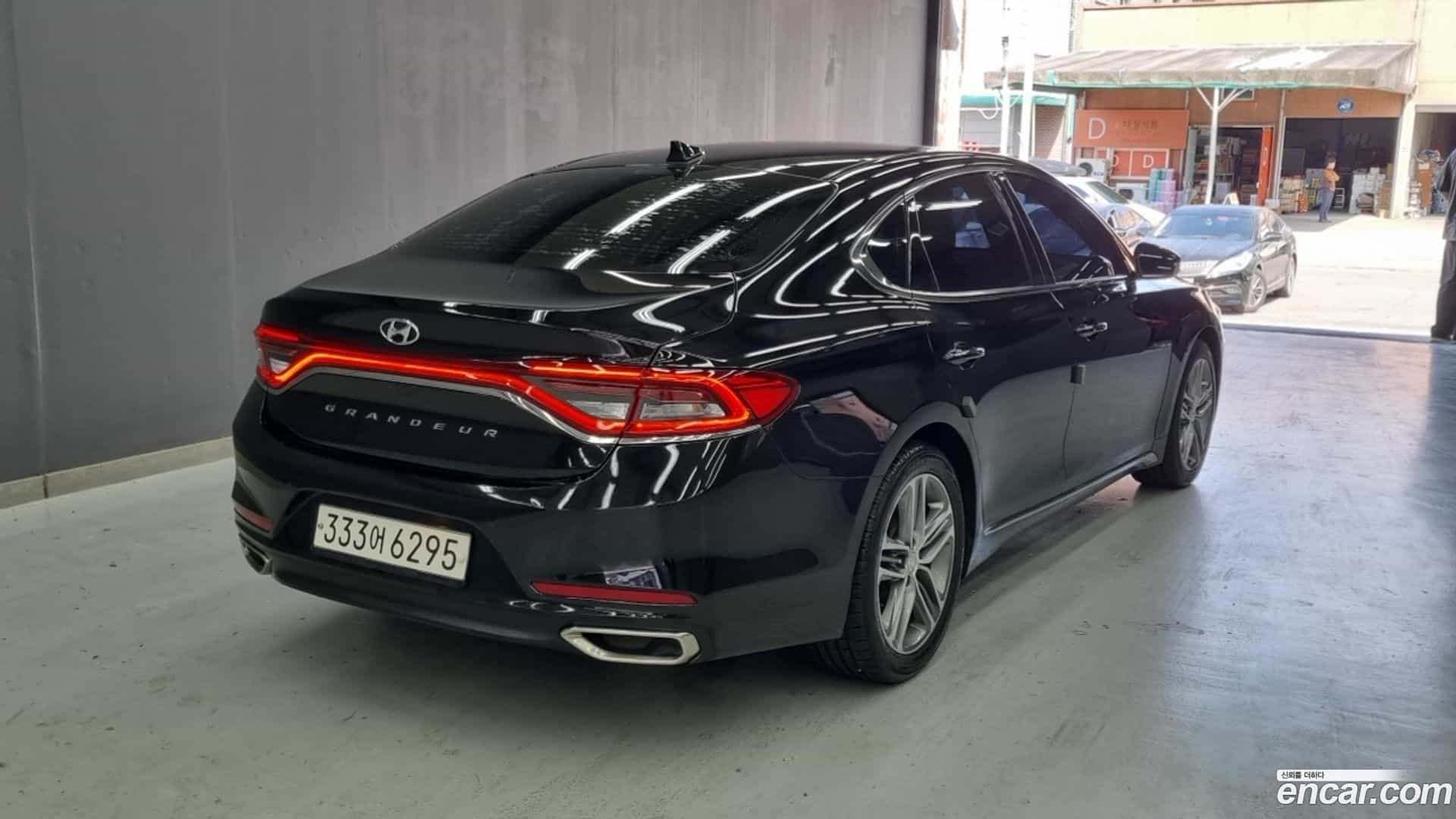 Grandeur Hyundai 2017.7-OUTER-003