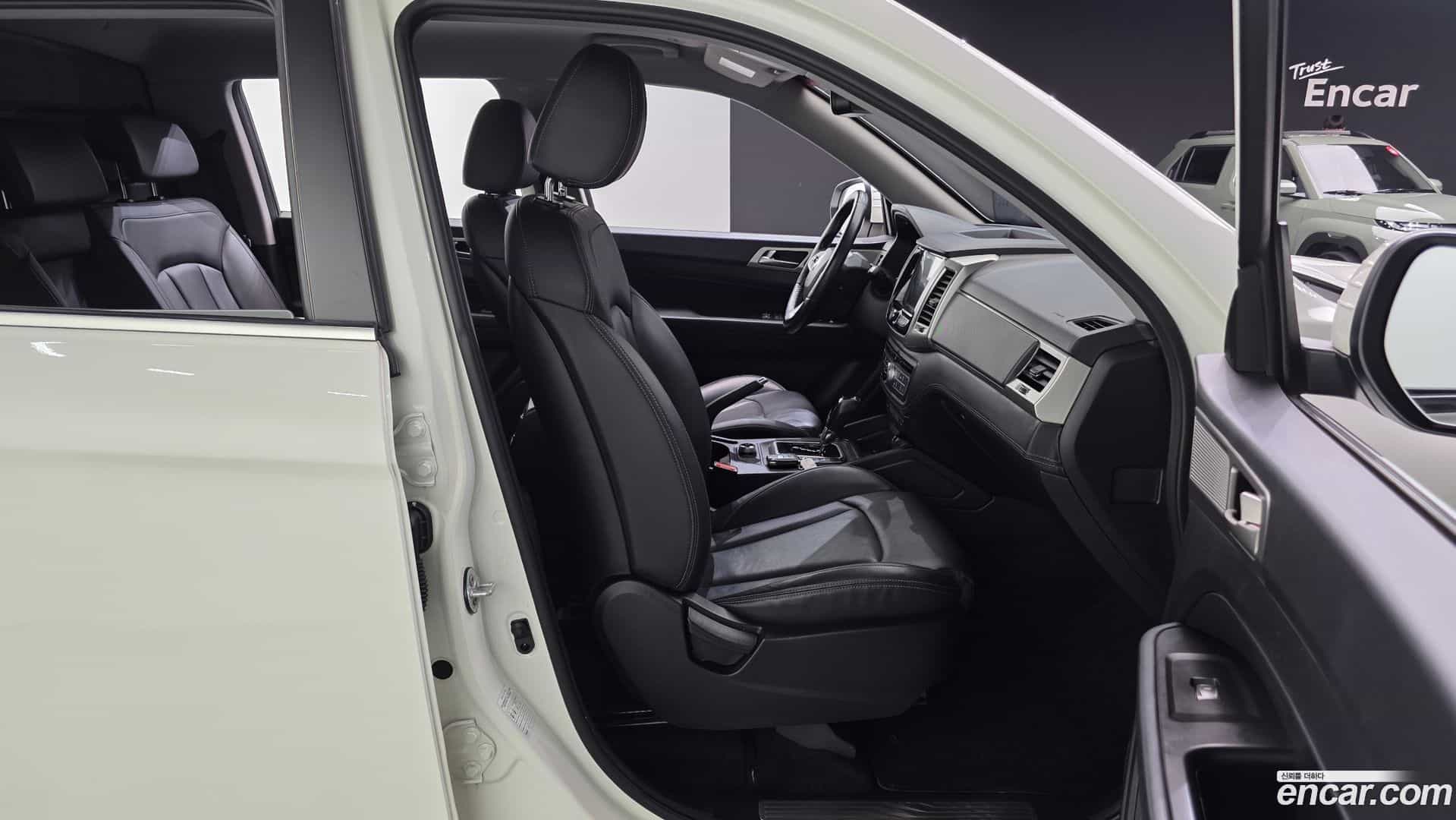Rexton KG Mobility 2018.8-OPTION-015