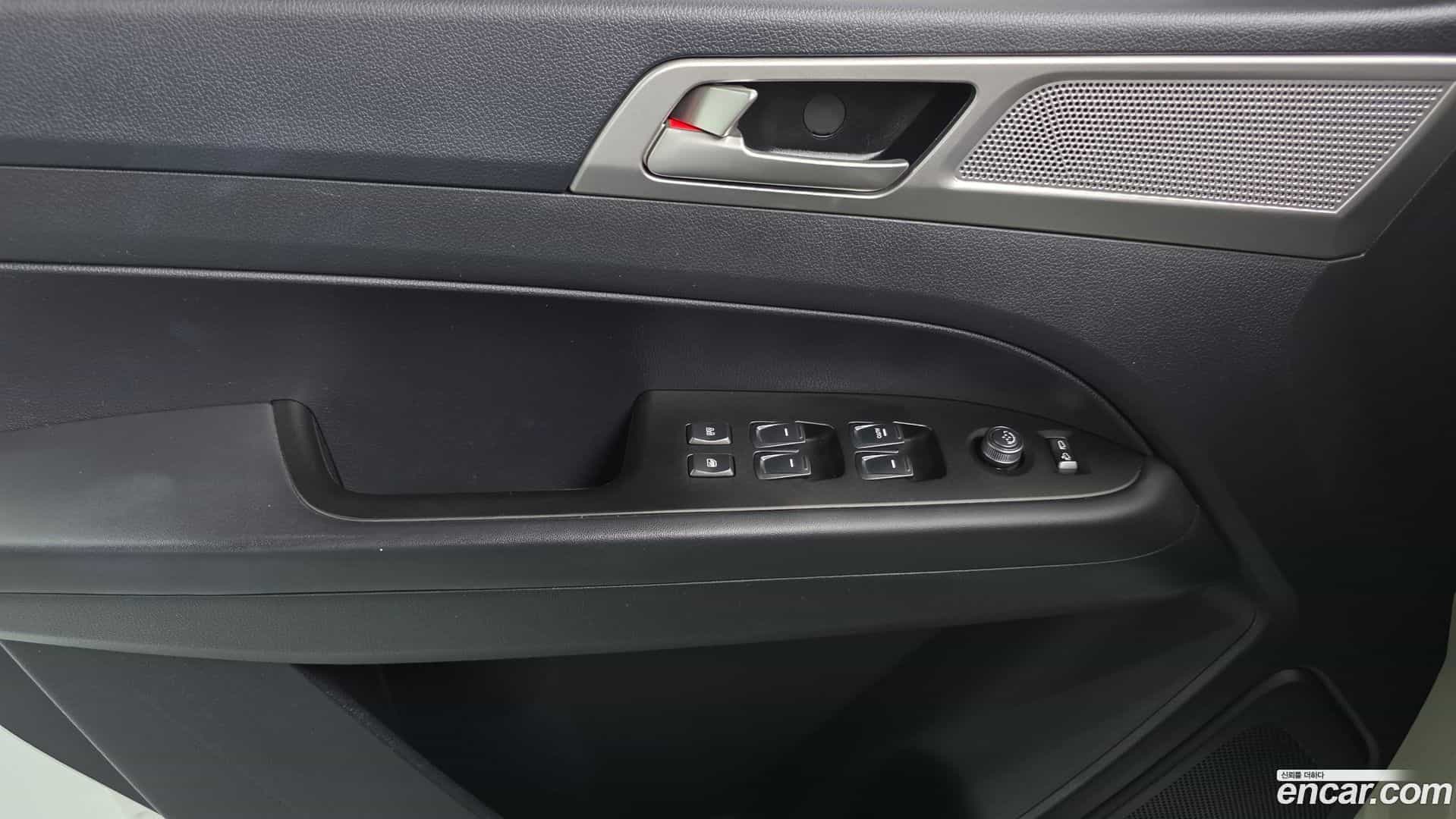 Rexton KG Mobility 2018.8-INNER-034