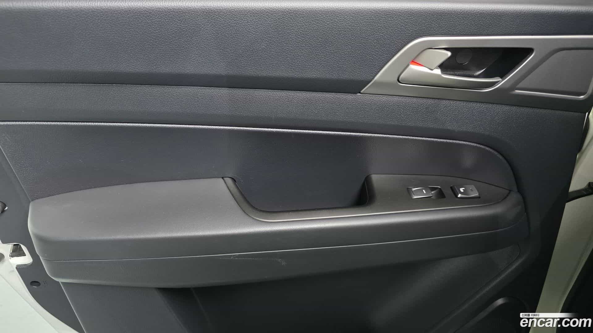 Rexton KG Mobility 2018.8-INNER-035