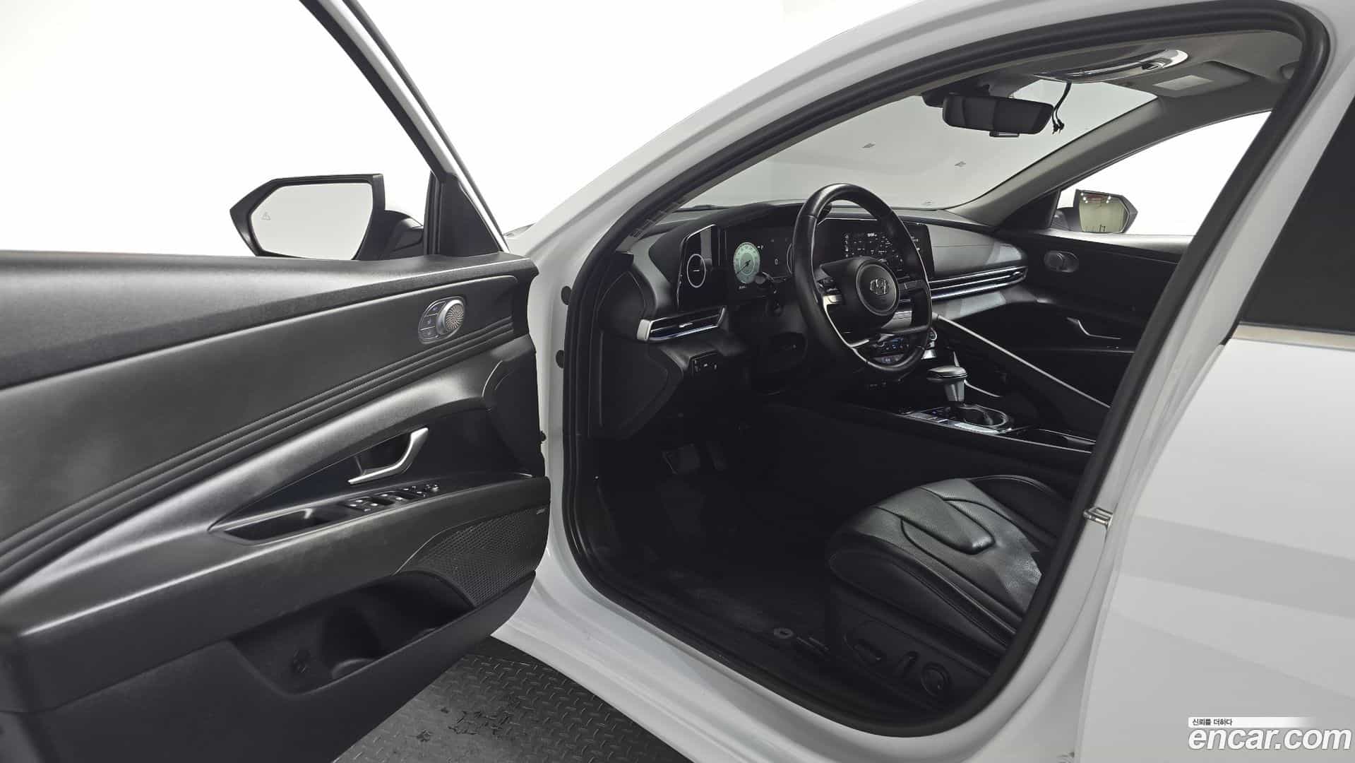 AVANTE Hyundai 2021.10-INNER-010