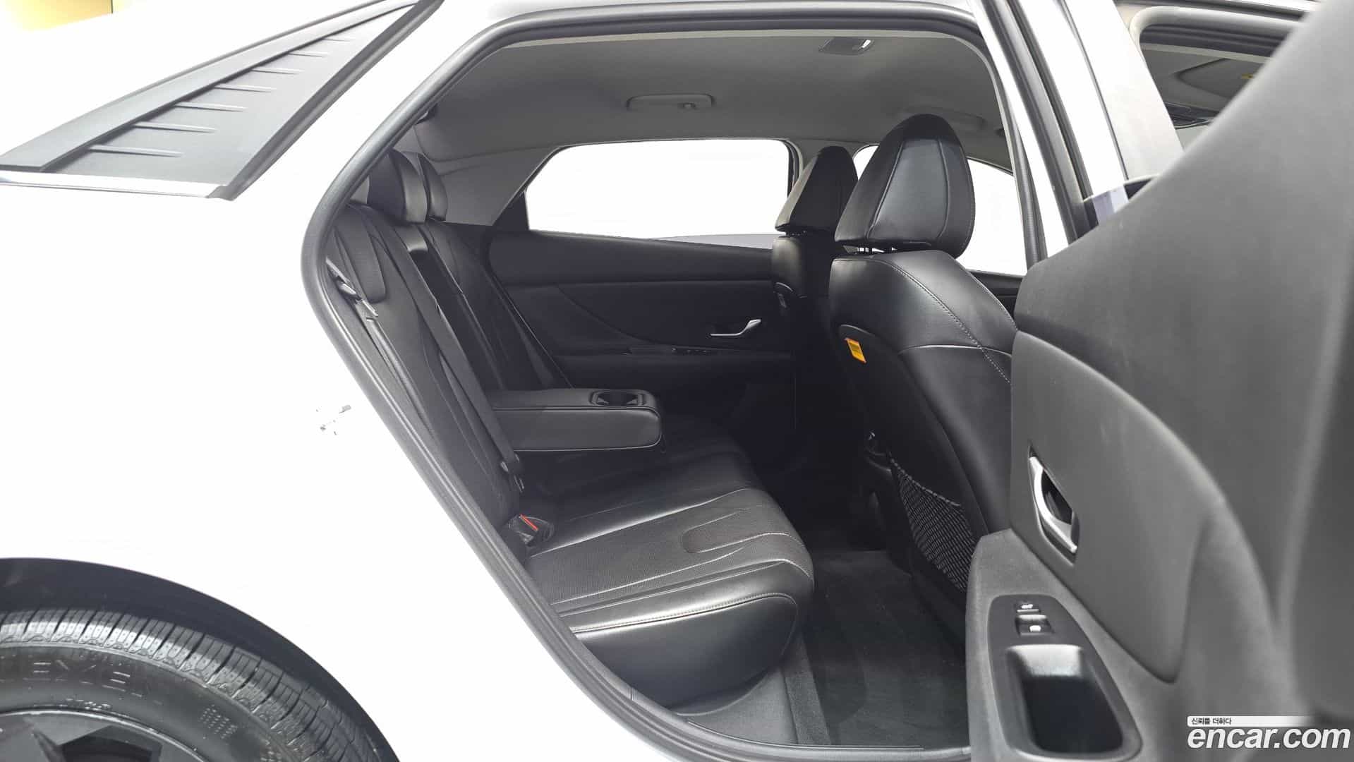 AVANTE Hyundai 2021.10-OPTION-016