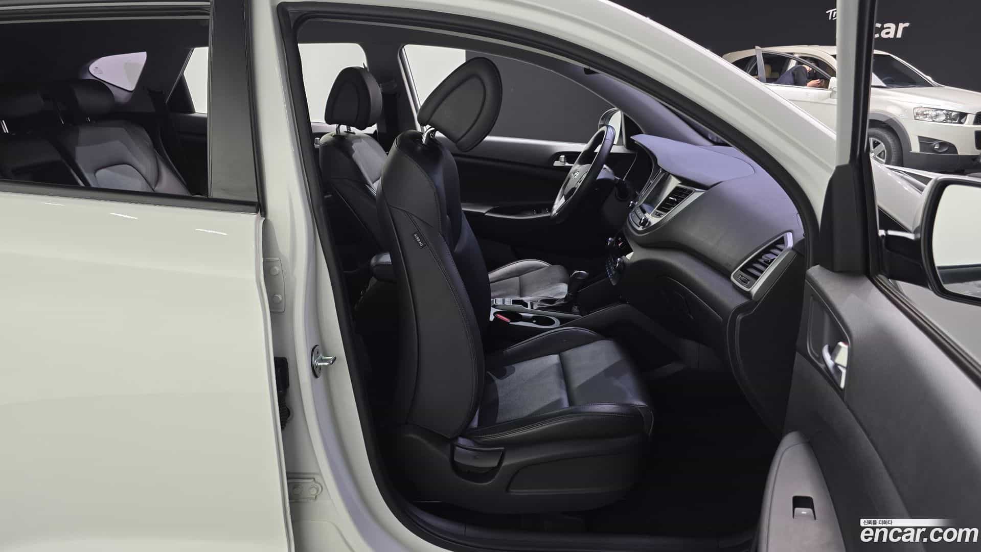 Tucson Hyundai 2016.9-OPTION-015