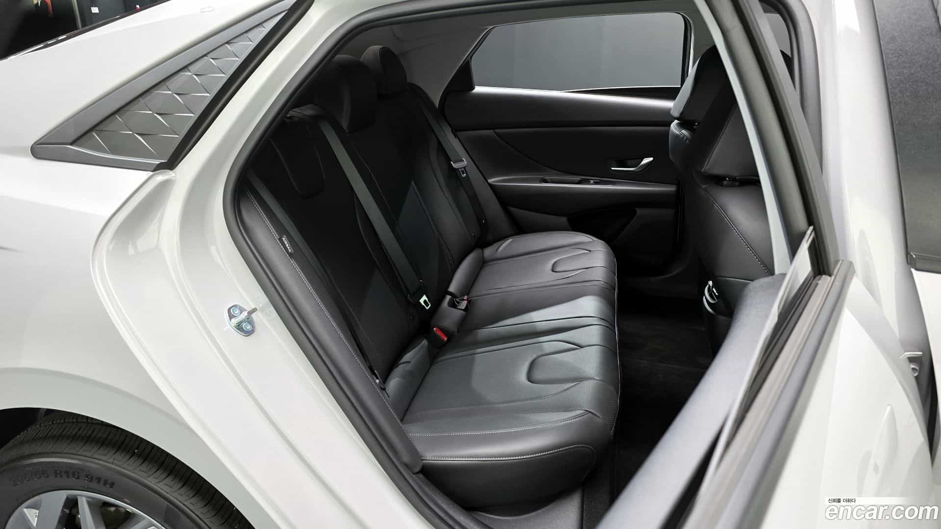 AVANTE Hyundai 2025.8-OPTION-015