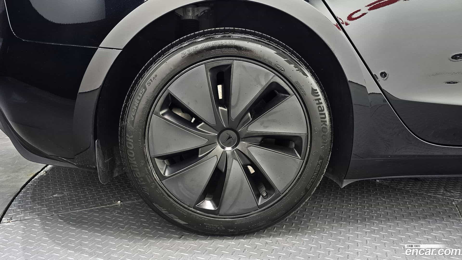 Model 3 Tesla 2024.6-OUTER-005