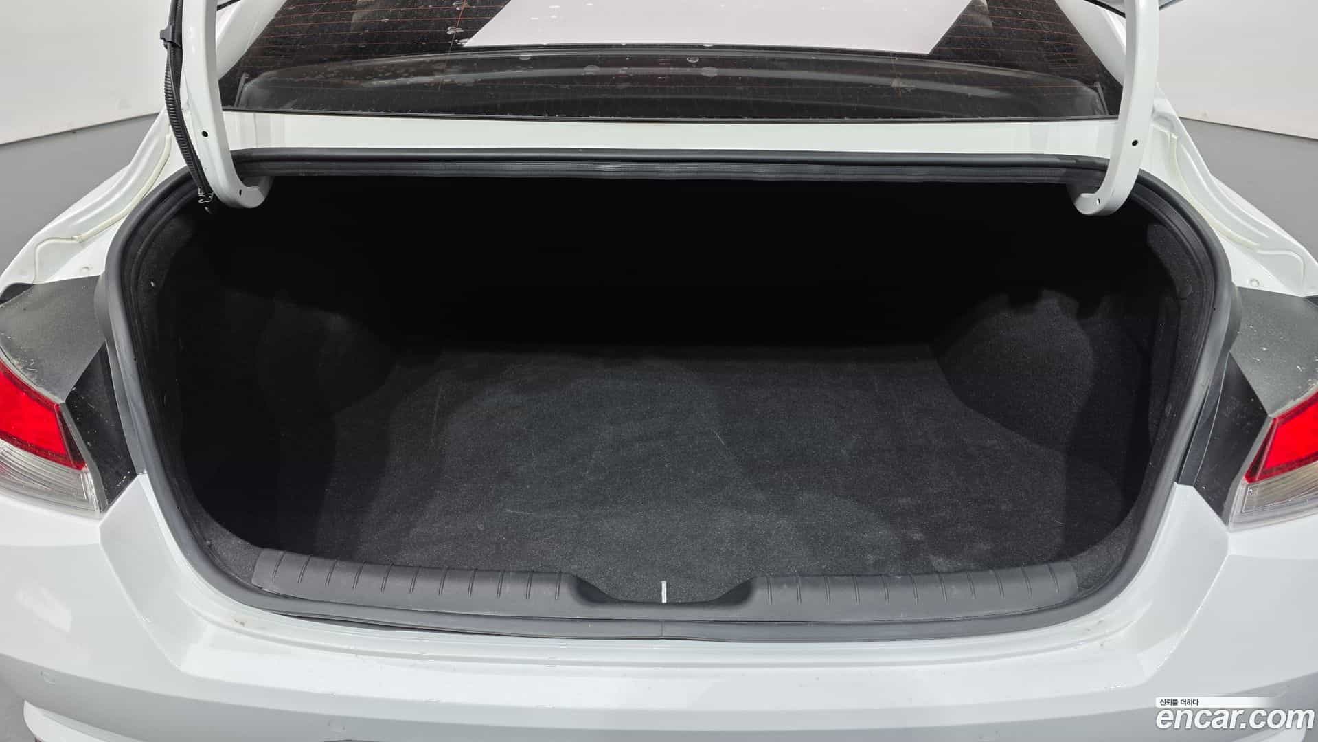 AVANTE Hyundai 2021.6-OPTION-024