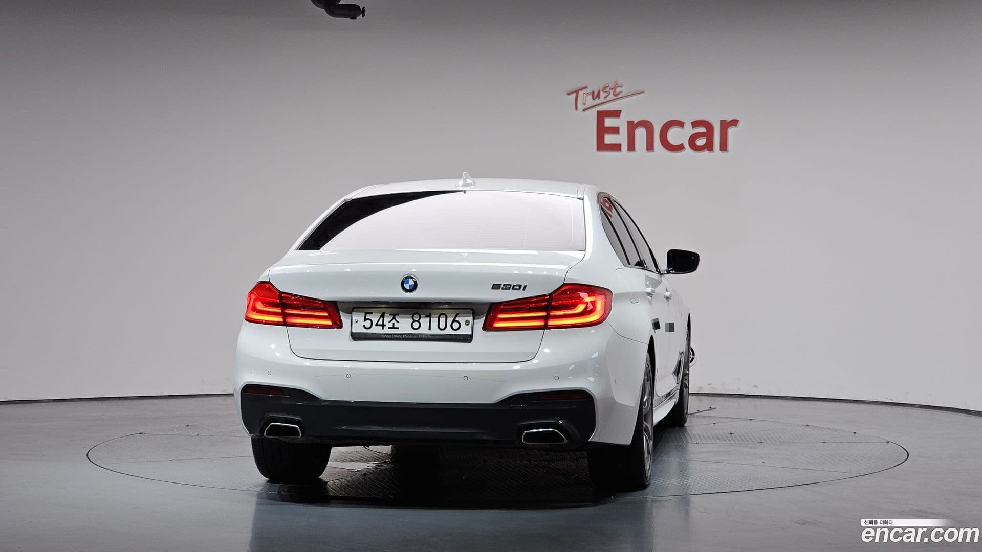 Main__Slider__Photo:5-Series BMW 2018.2-3