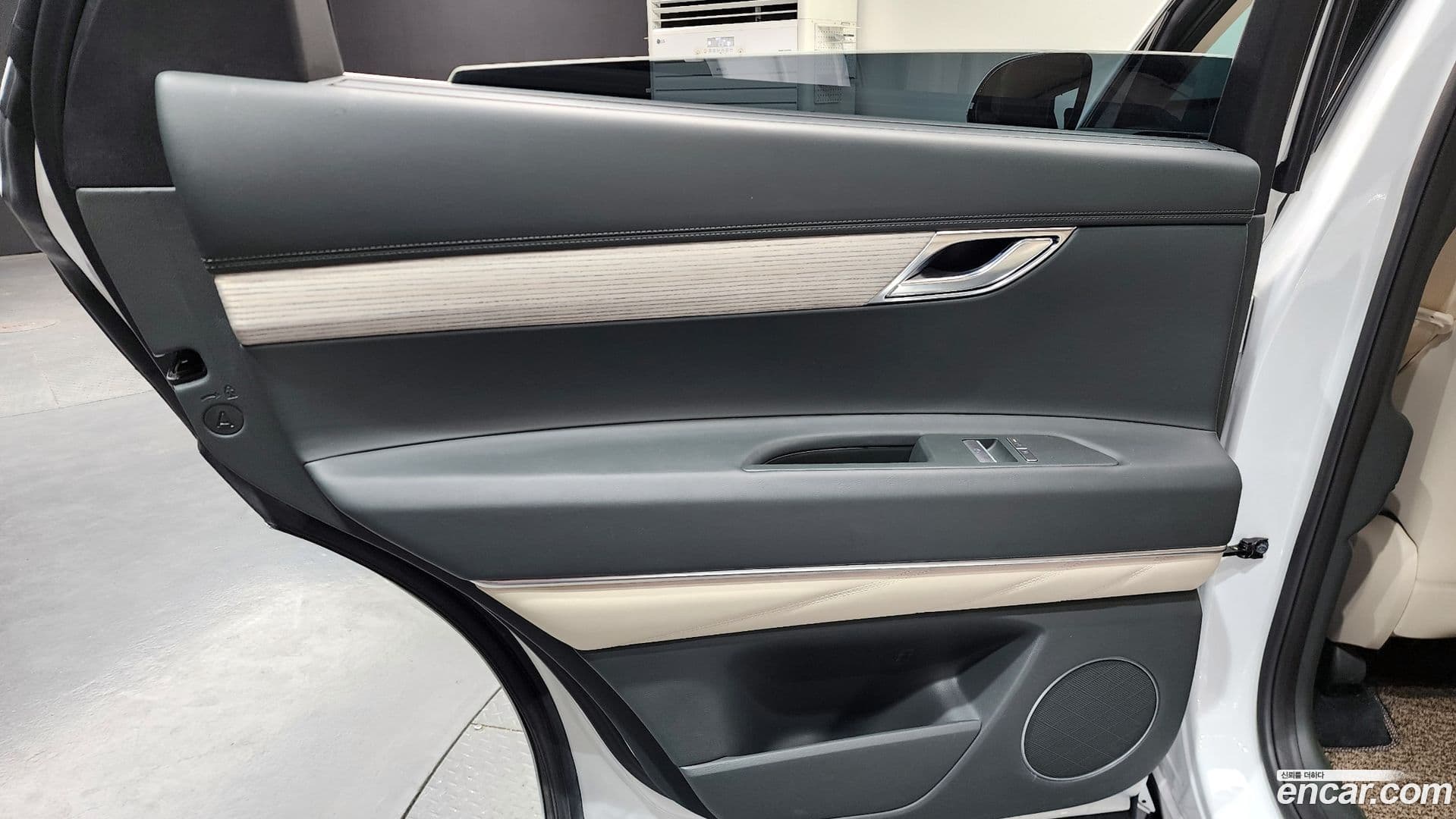 Main__Slider__Photo:GV80 Genesis 2024.0-24