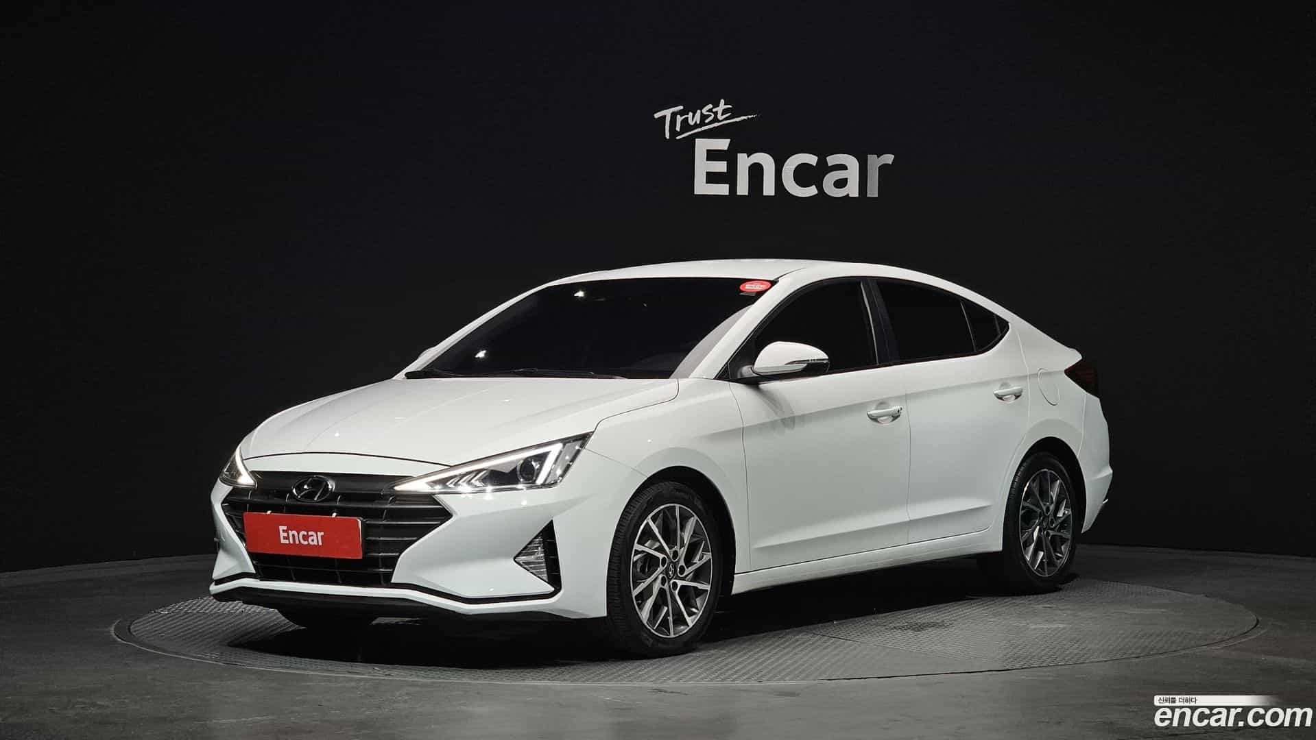 AVANTE Hyundai 2018.9-OUTER-001