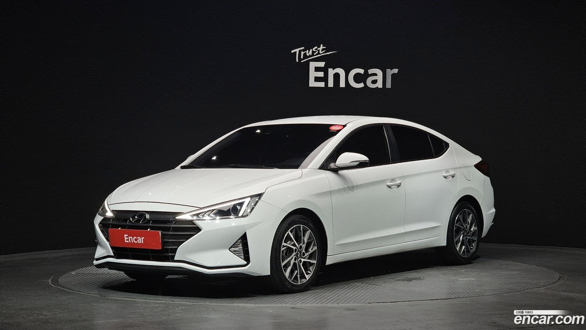 Main__Slider__Photo:AVANTE Hyundai 2018.9-0