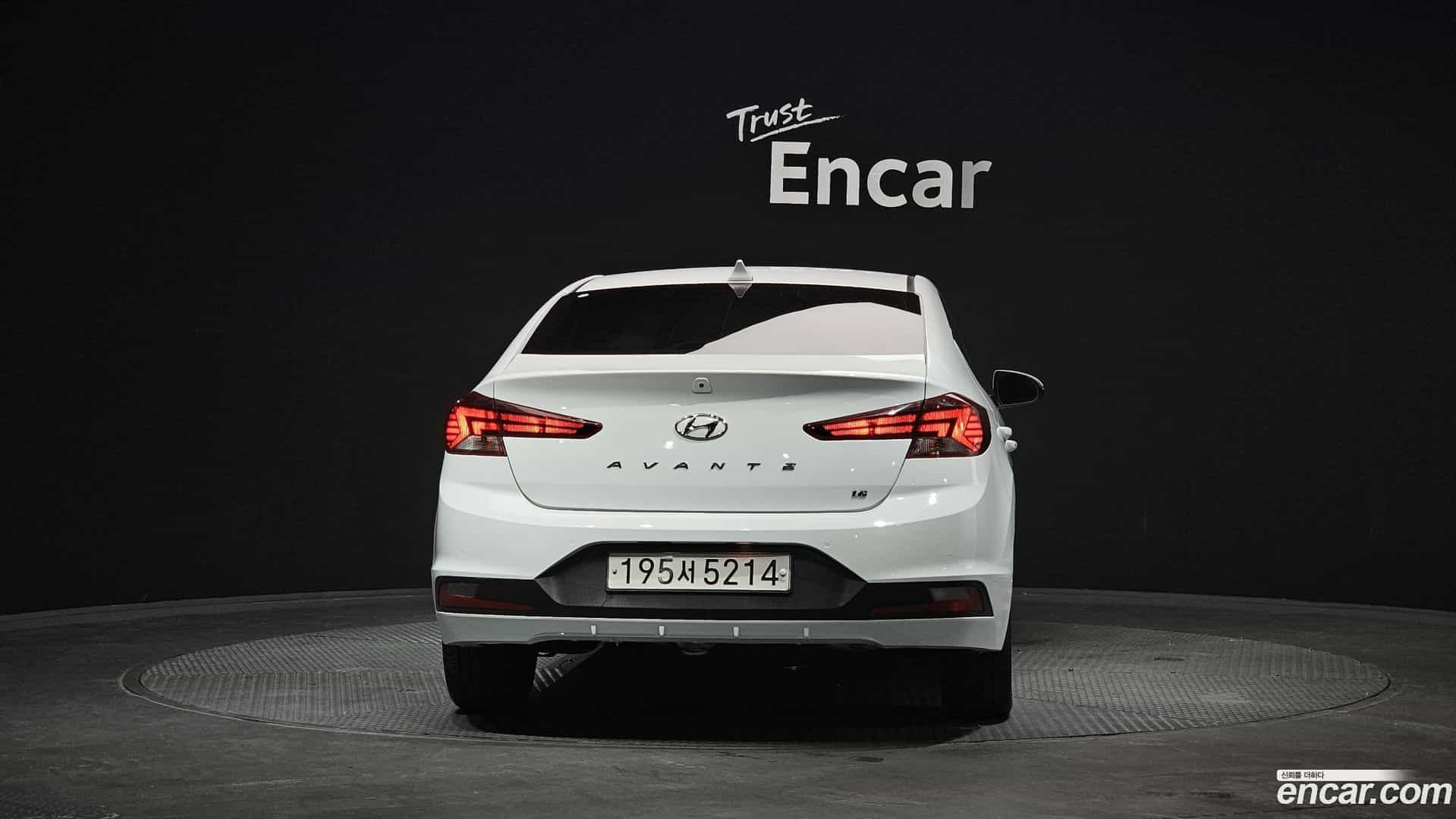 AVANTE Hyundai 2018.9-OUTER-004