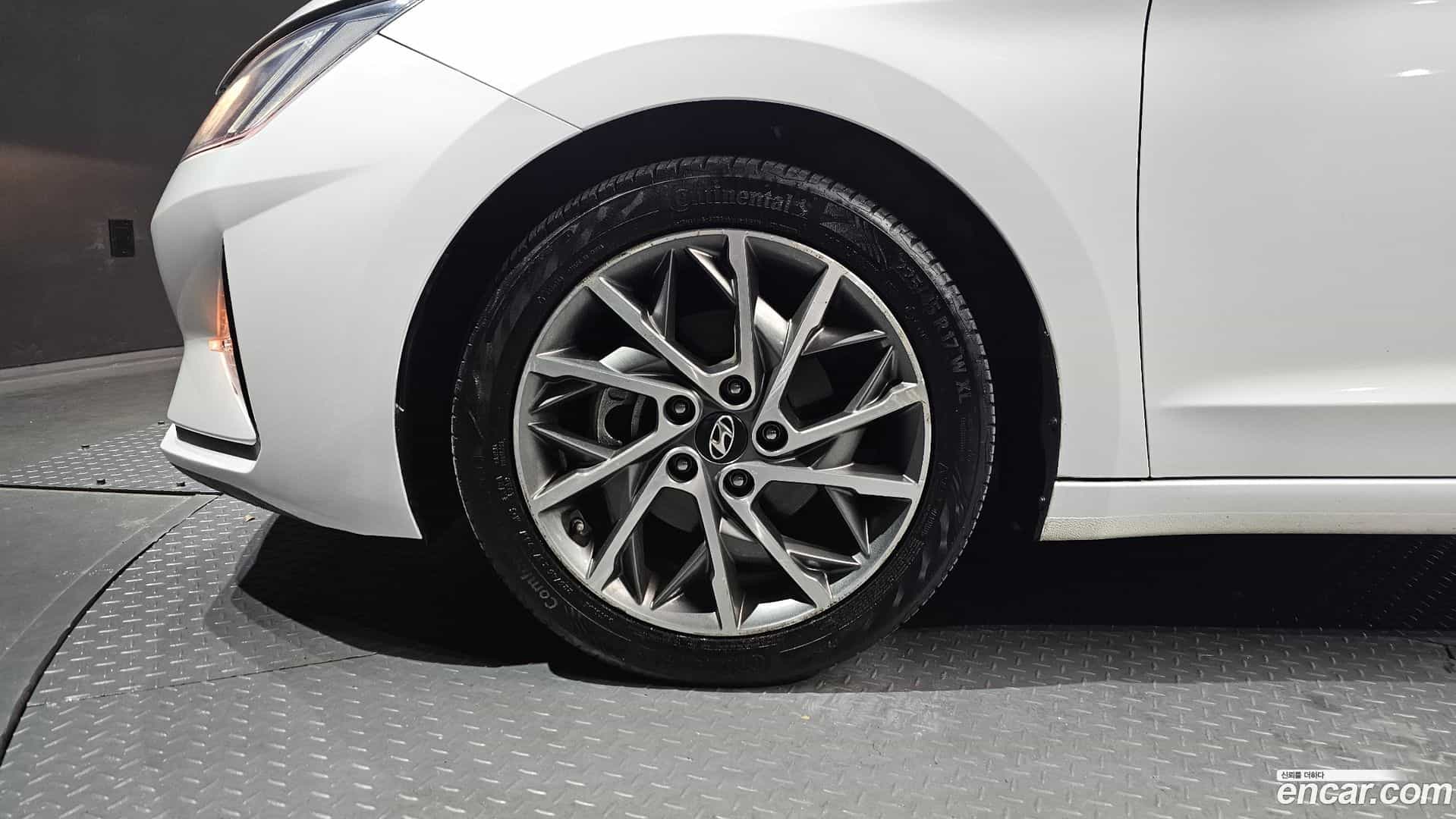 AVANTE Hyundai 2018.9-OUTER-005