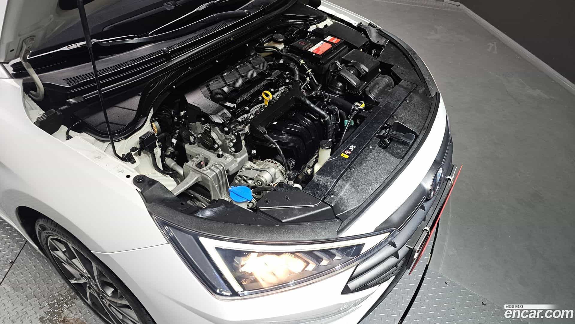 AVANTE Hyundai 2018.9-OUTER-006