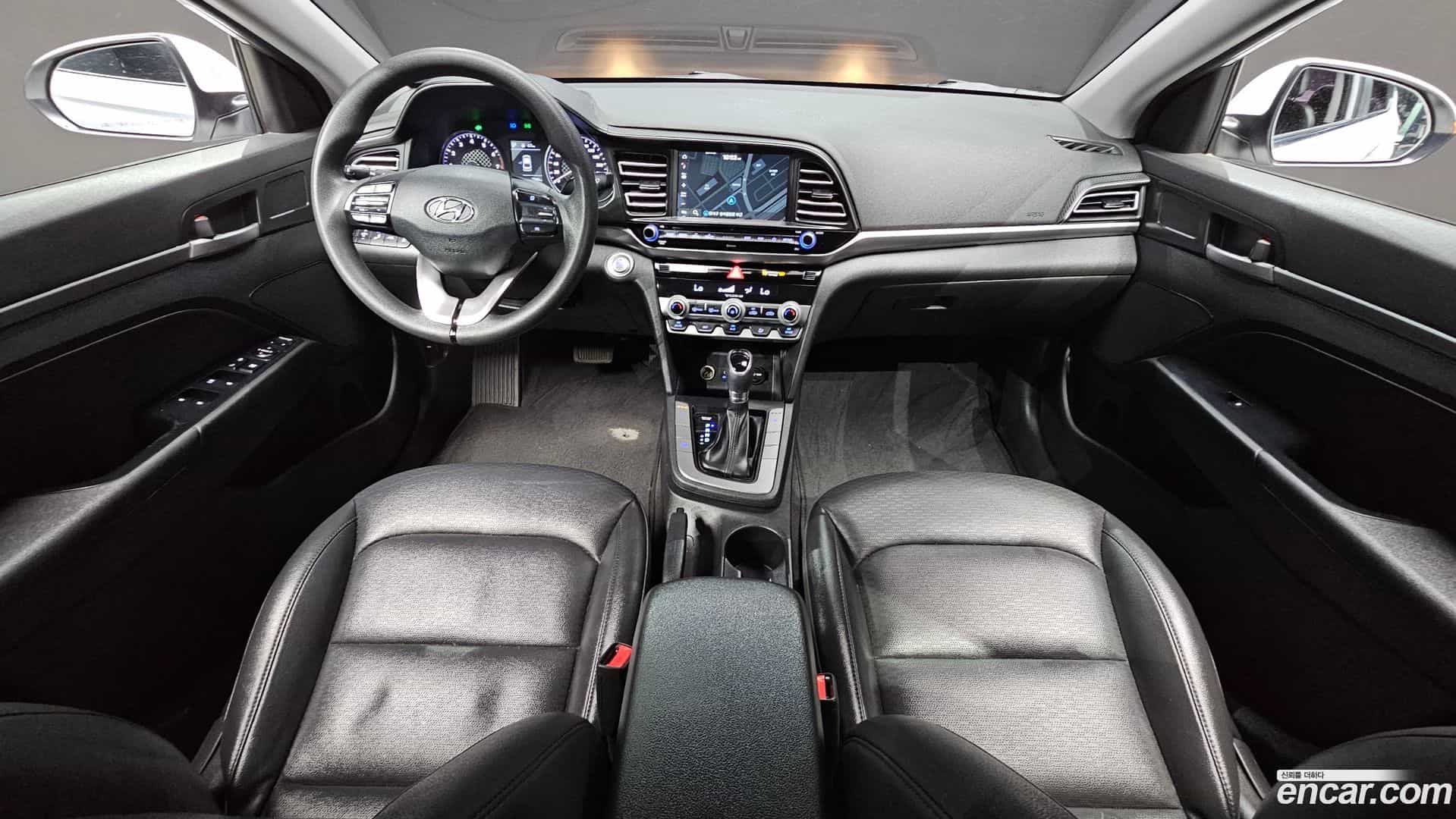 AVANTE Hyundai 2018.9-INNER-007