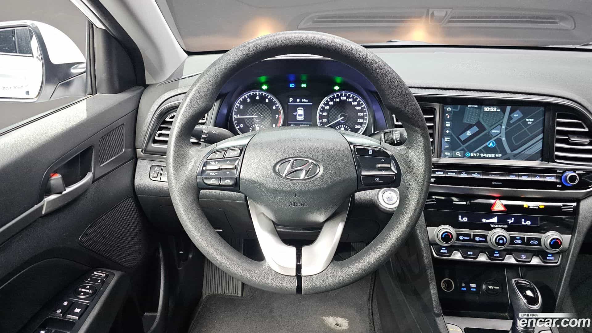 AVANTE Hyundai 2018.9-OPTION-017