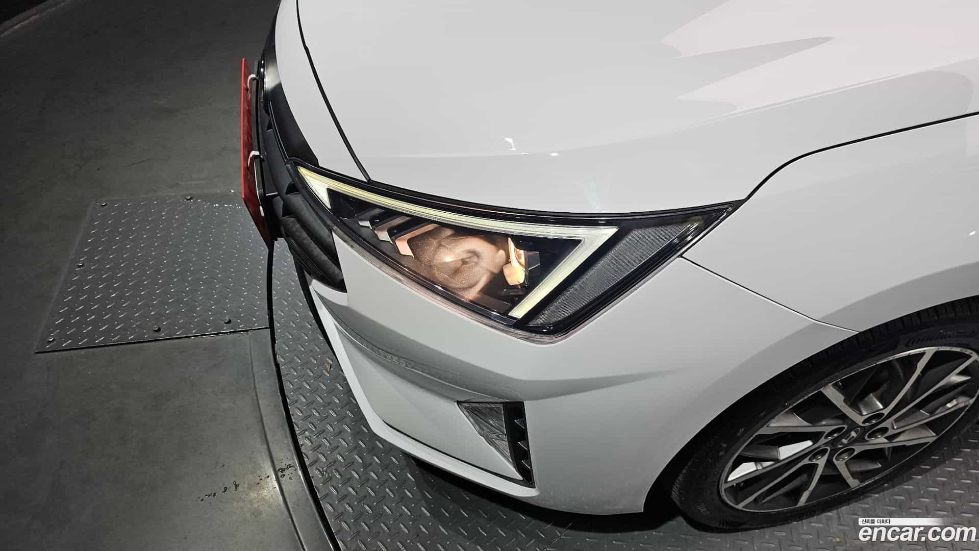 AVANTE Hyundai 2018.9-OUTER-032