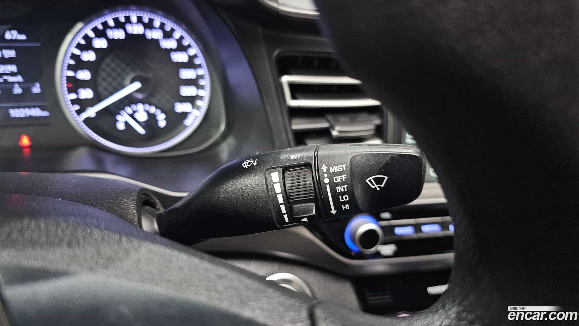 AVANTE Hyundai 2018.9-OPTION-044