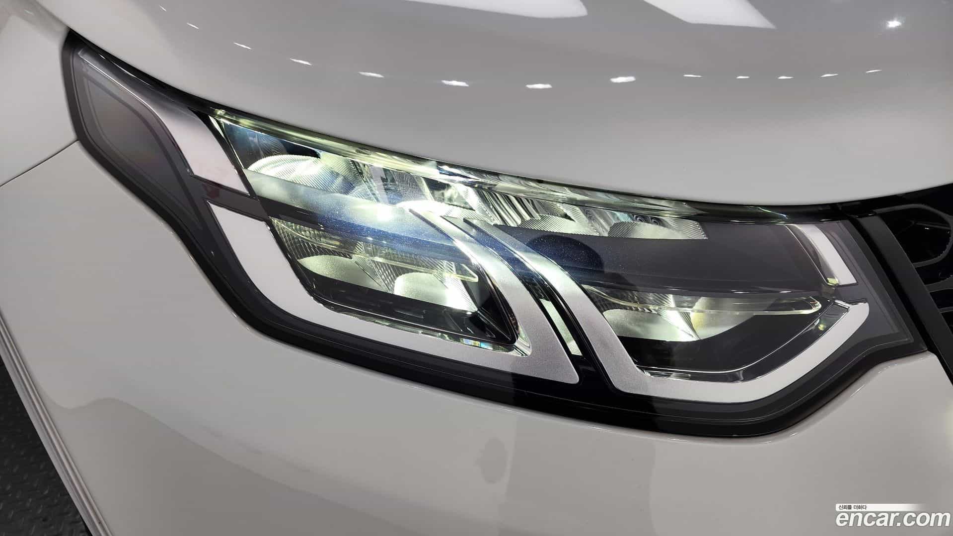 Discovery Sport Land Rover 2025.5-OUTER-032
