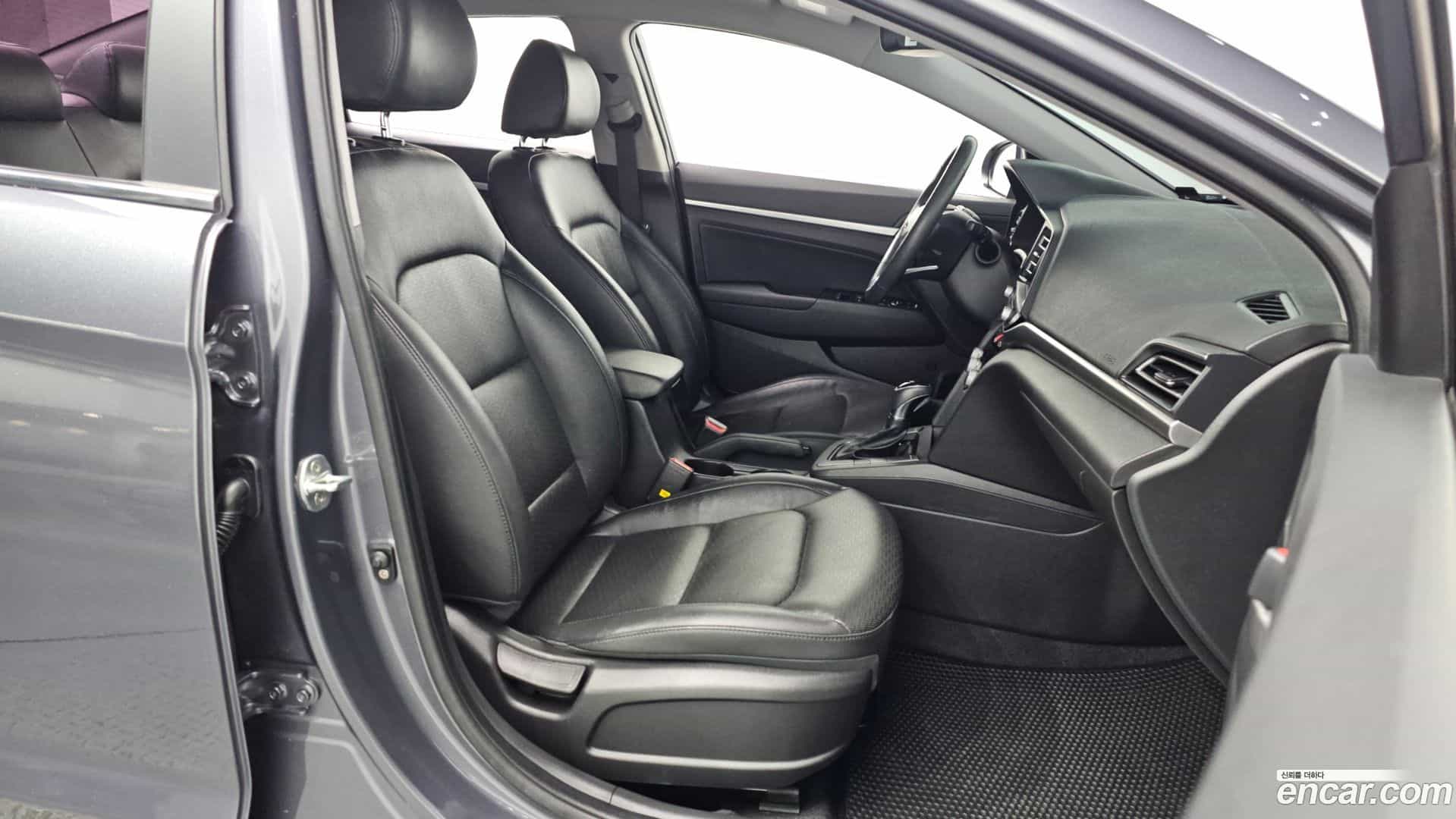 AVANTE Hyundai 2019.0-OPTION-015