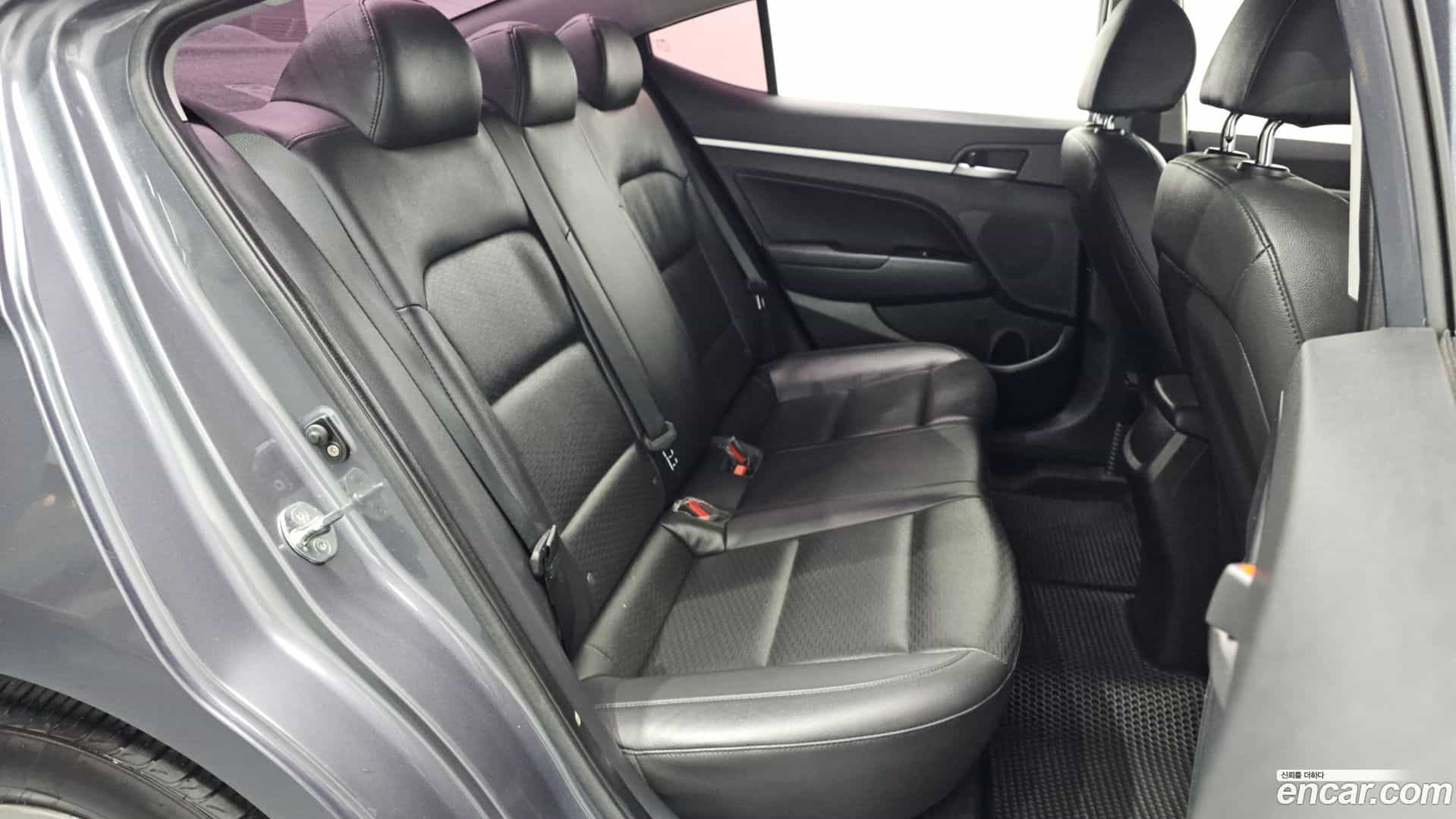 AVANTE Hyundai 2019.0-OPTION-016
