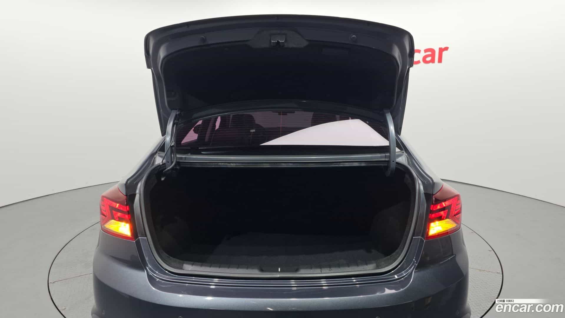 AVANTE Hyundai 2019.0-OPTION-024